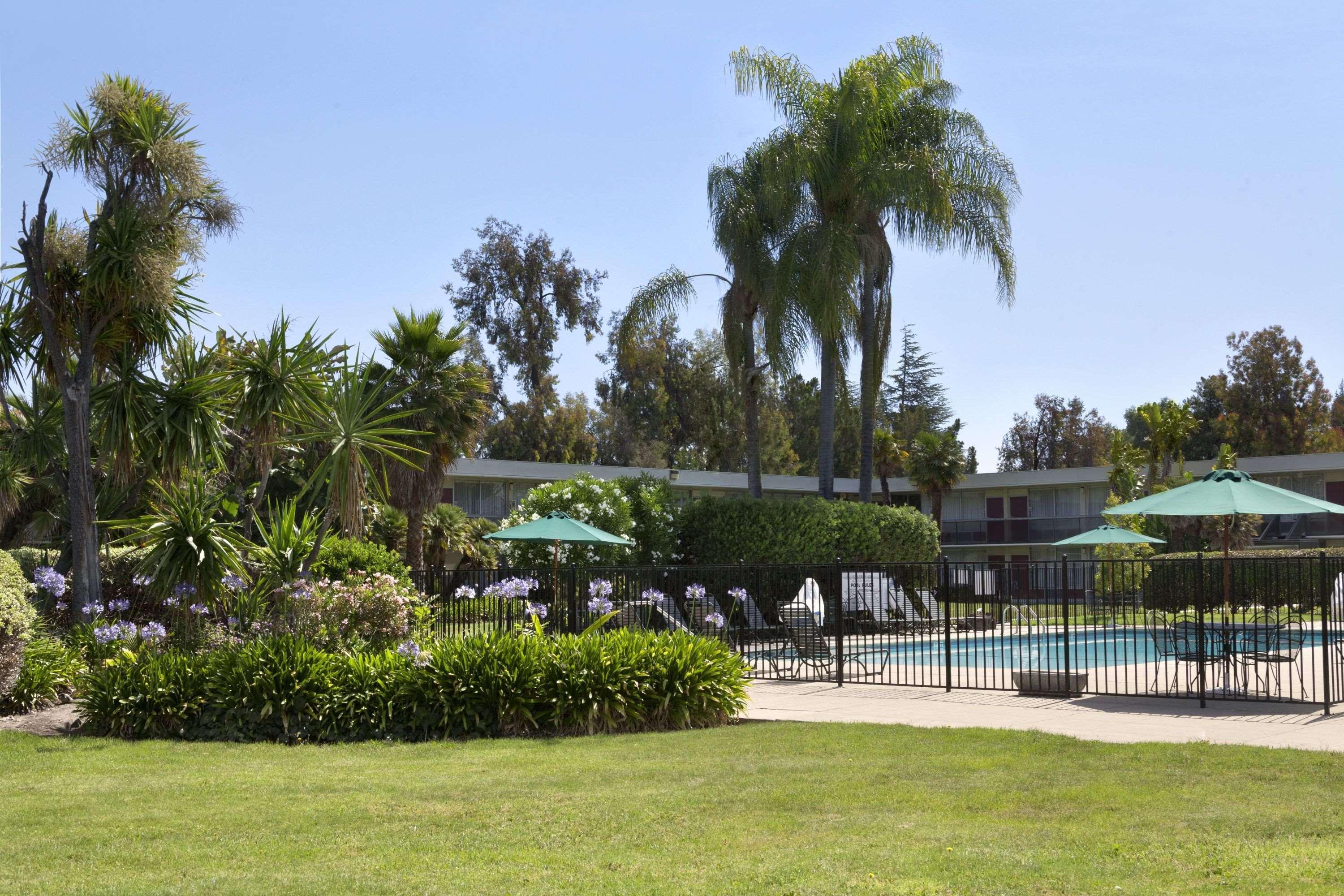 Ramada By Wyndham Sunnyvale/Silicon Valley Exterior photo